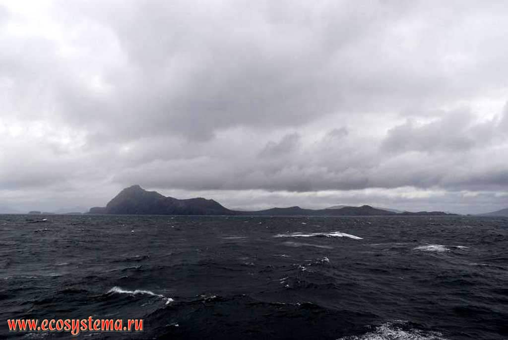 Мыс Горн - крайняя южная точка архипелага Огненная Земля,
южная оконечность Южной Америки. Далее на юг - Антарктида 